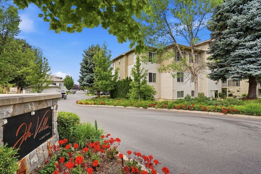 Property Photo: 22855 E Country Vista Dr 454 WA 99019