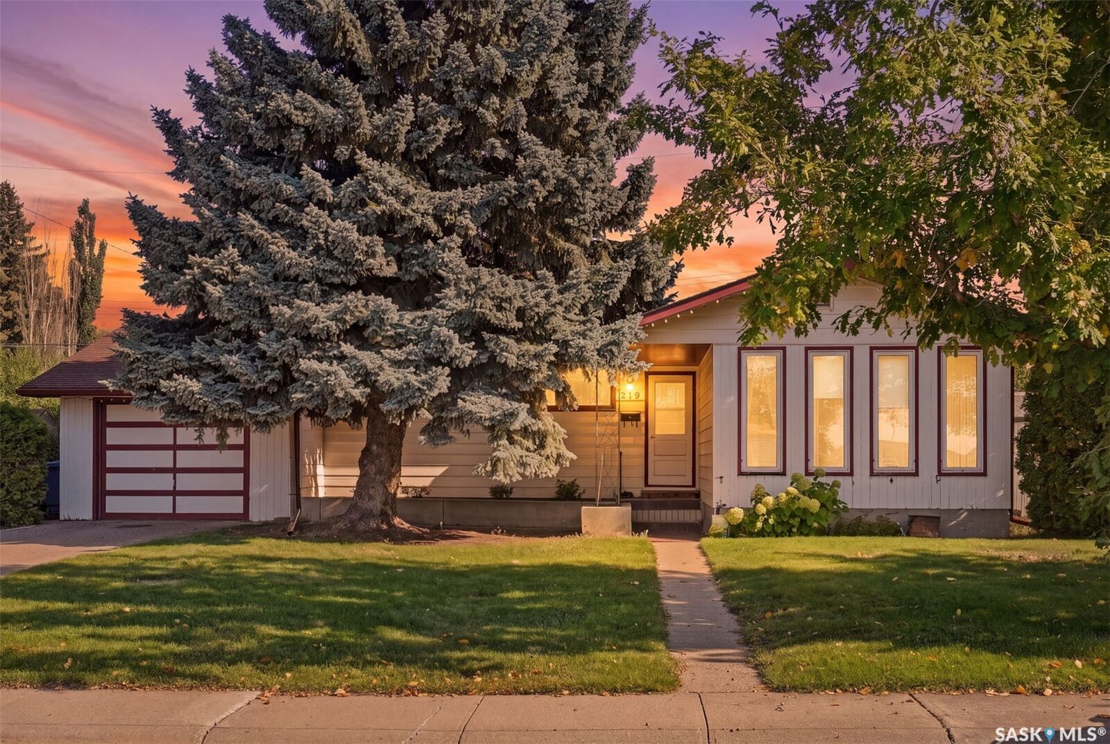 Property Photo: 219 Egbert Avenue SK S7N 1X2