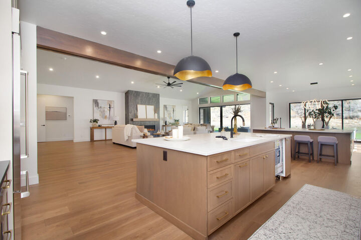 Property Photo: 246 Mariposa Rd ID 83333