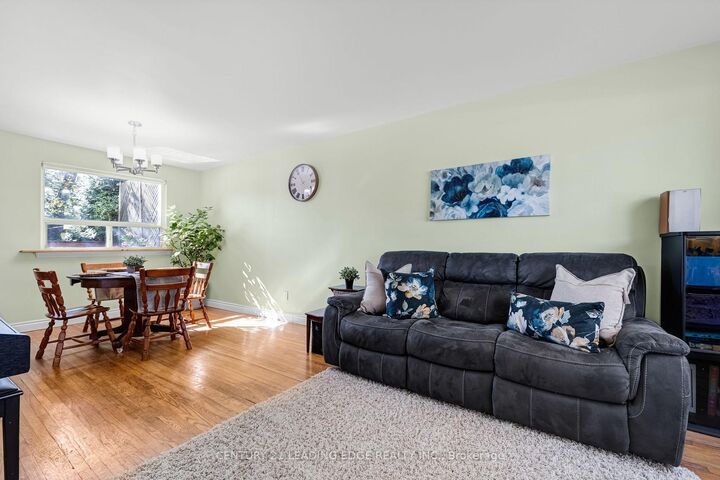 Photo de la propriété:  234 Beechy Drive  ON L4C 2X7 