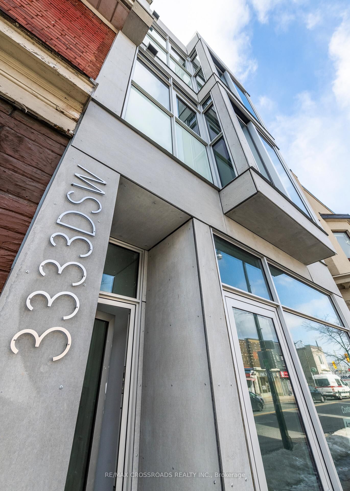 Property Photo:  3333 Dundas Street W 3A  ON M6P 2A6 