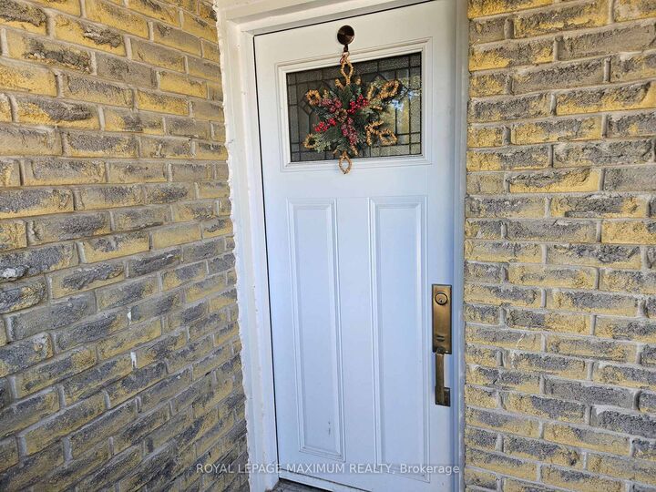 Property Photo:  21 Darnborough Way  ON M1W 2G2 