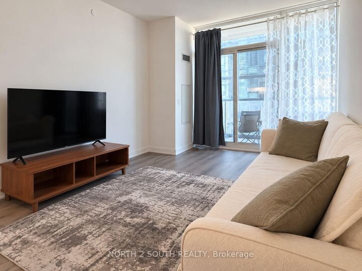 Property Photo:  10 Gatineau Drive 601  ON L4J 0L2 