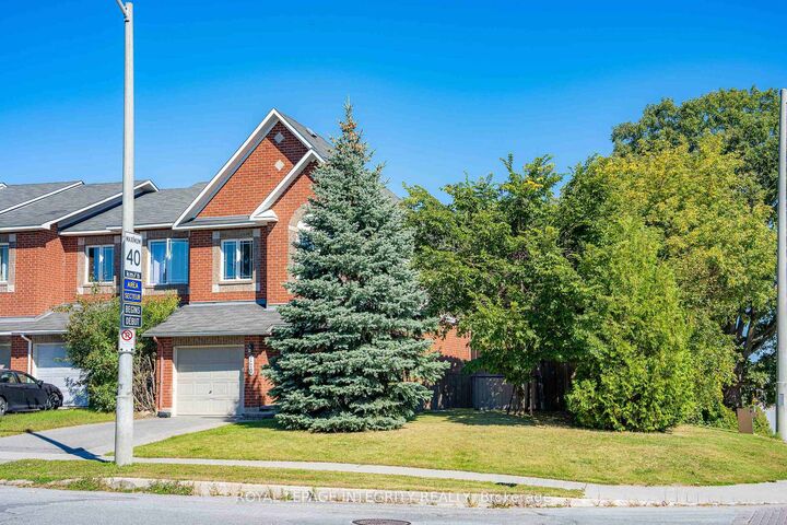 Property Photo:  170 Flamborough Way  ON K2W 1G6 