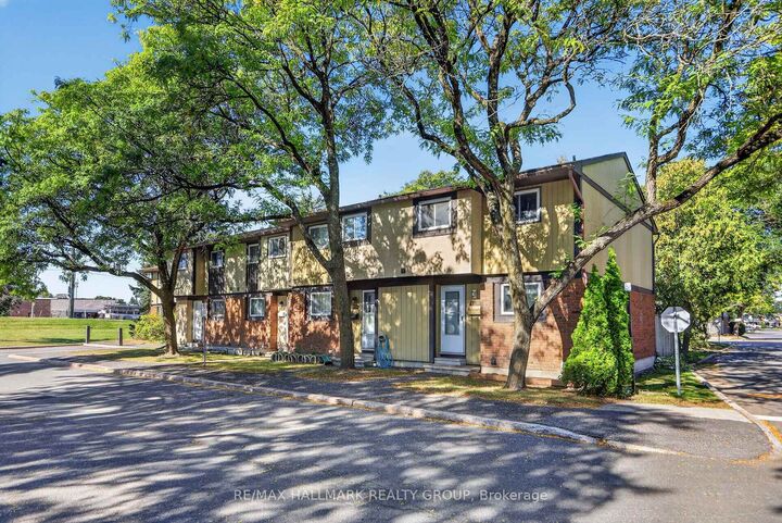 Property Photo:  6156 Brookside Lane  ON K1C 2K7 