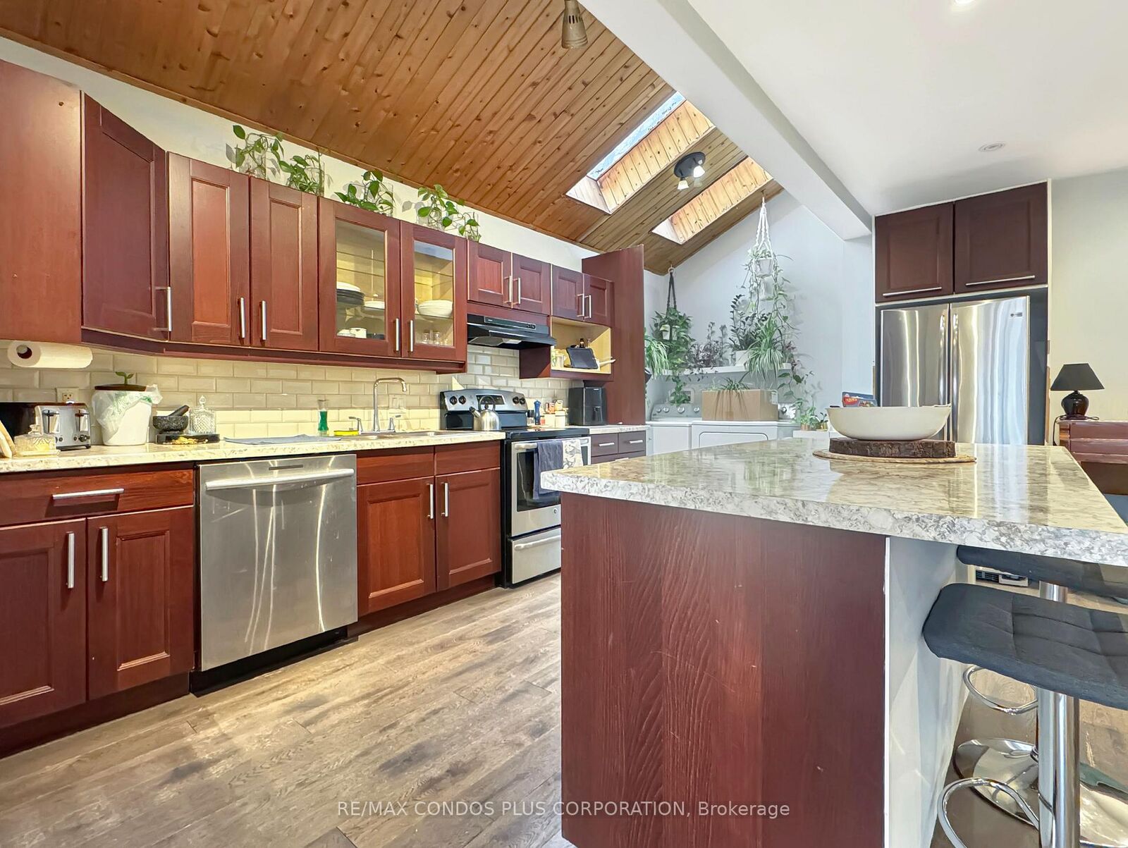 Property Photo:  869 Beach Boulevard  ON L8H 6Z5 
