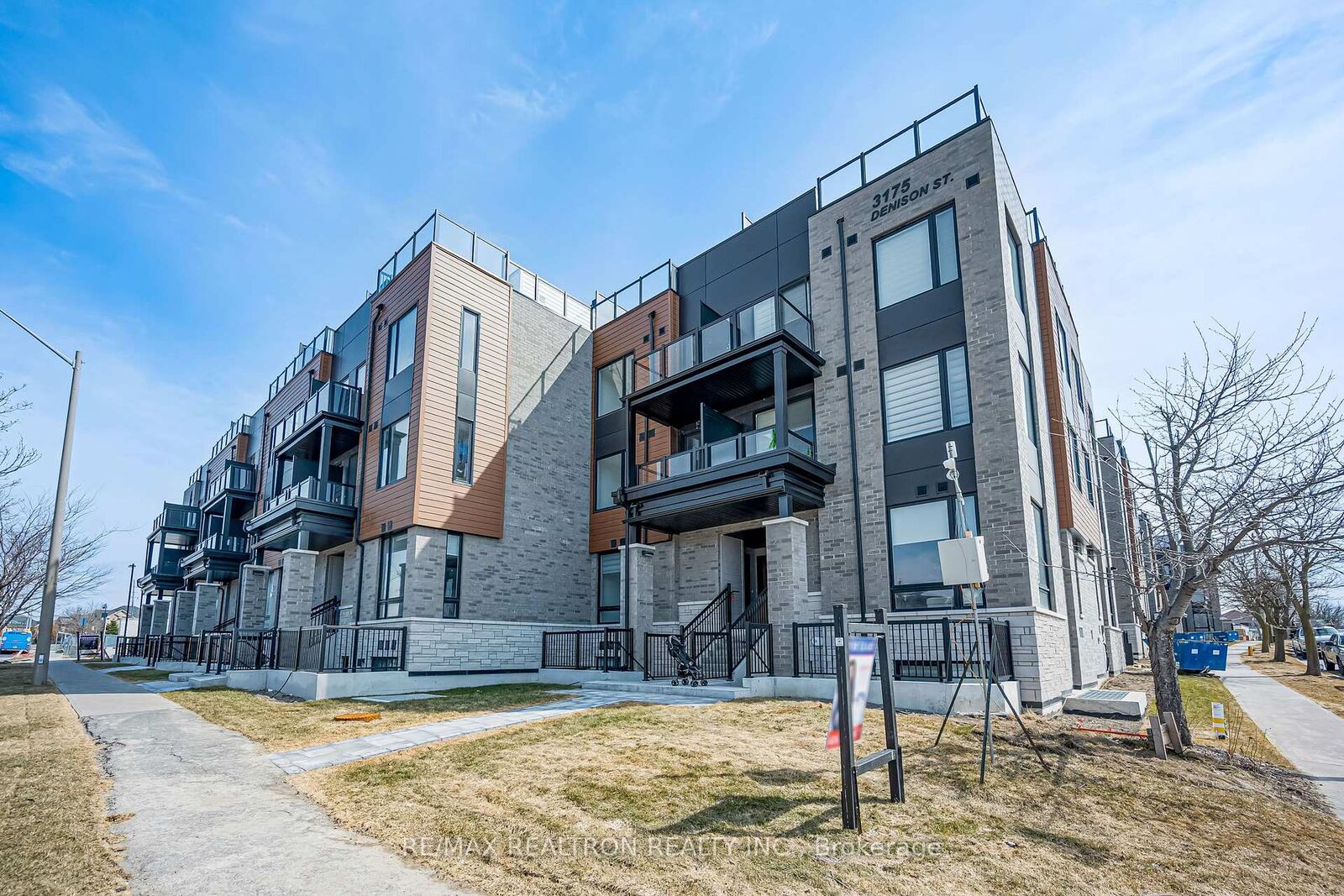 Property Photo:  3175 Denison Street 107  ON L3S 0E3 