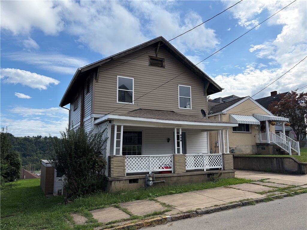 Property Photo: 608 Crest PA 15022