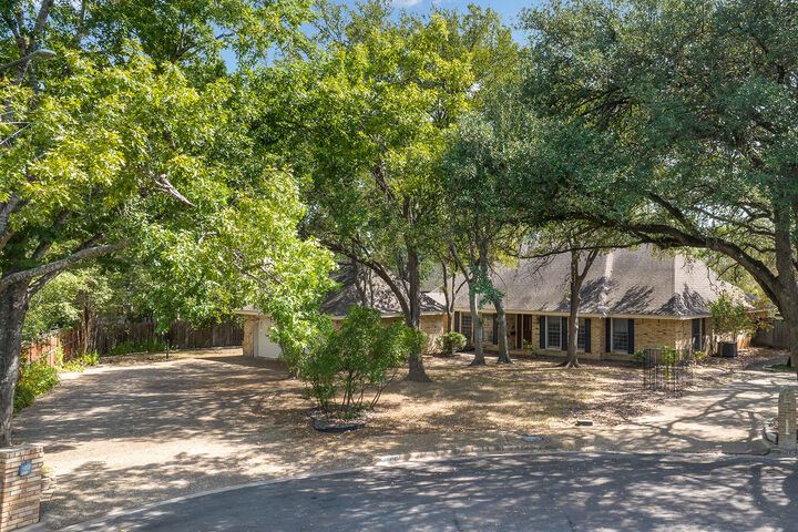 Property Photo: 2504 Braemar Cove TX 78747