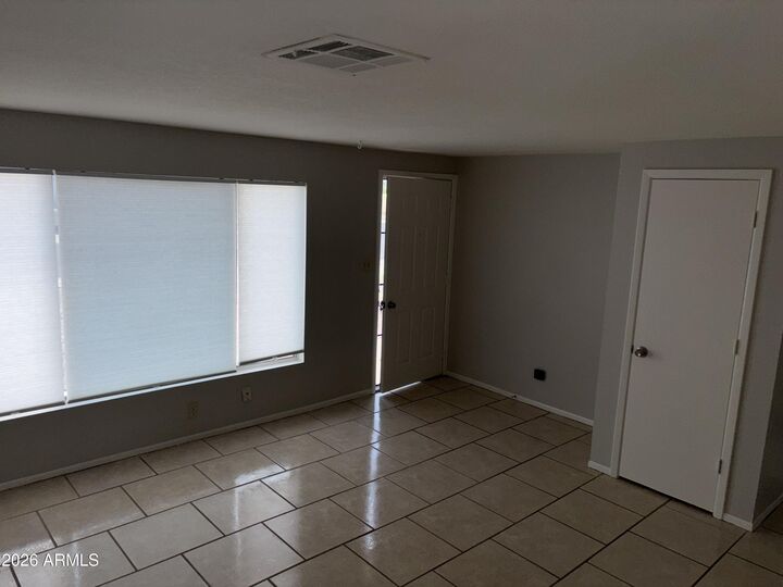 Property Photo: 148 S 54th Street Apt B AZ 85206