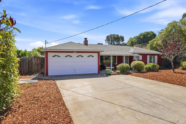 Property Photo: 476 Irving Court CA 94920