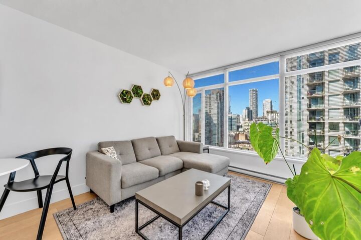Property Photo:  888 Homer Street 2102  BC V6B 0H7 