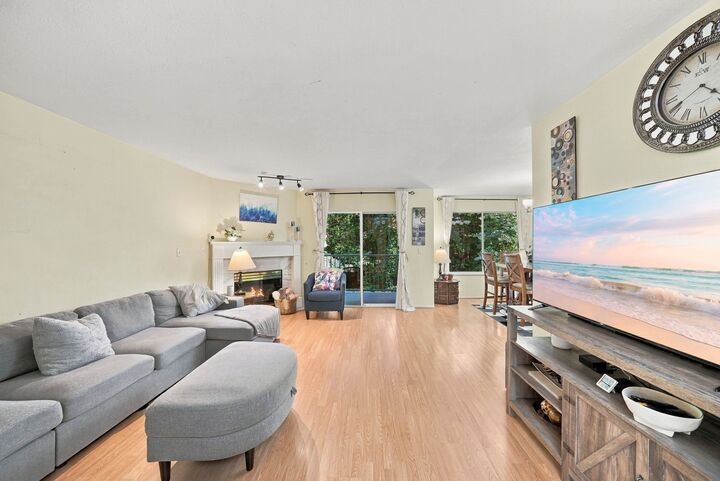 Property Photo:  32339 7 Avenue 6  BC V2V 6T7 