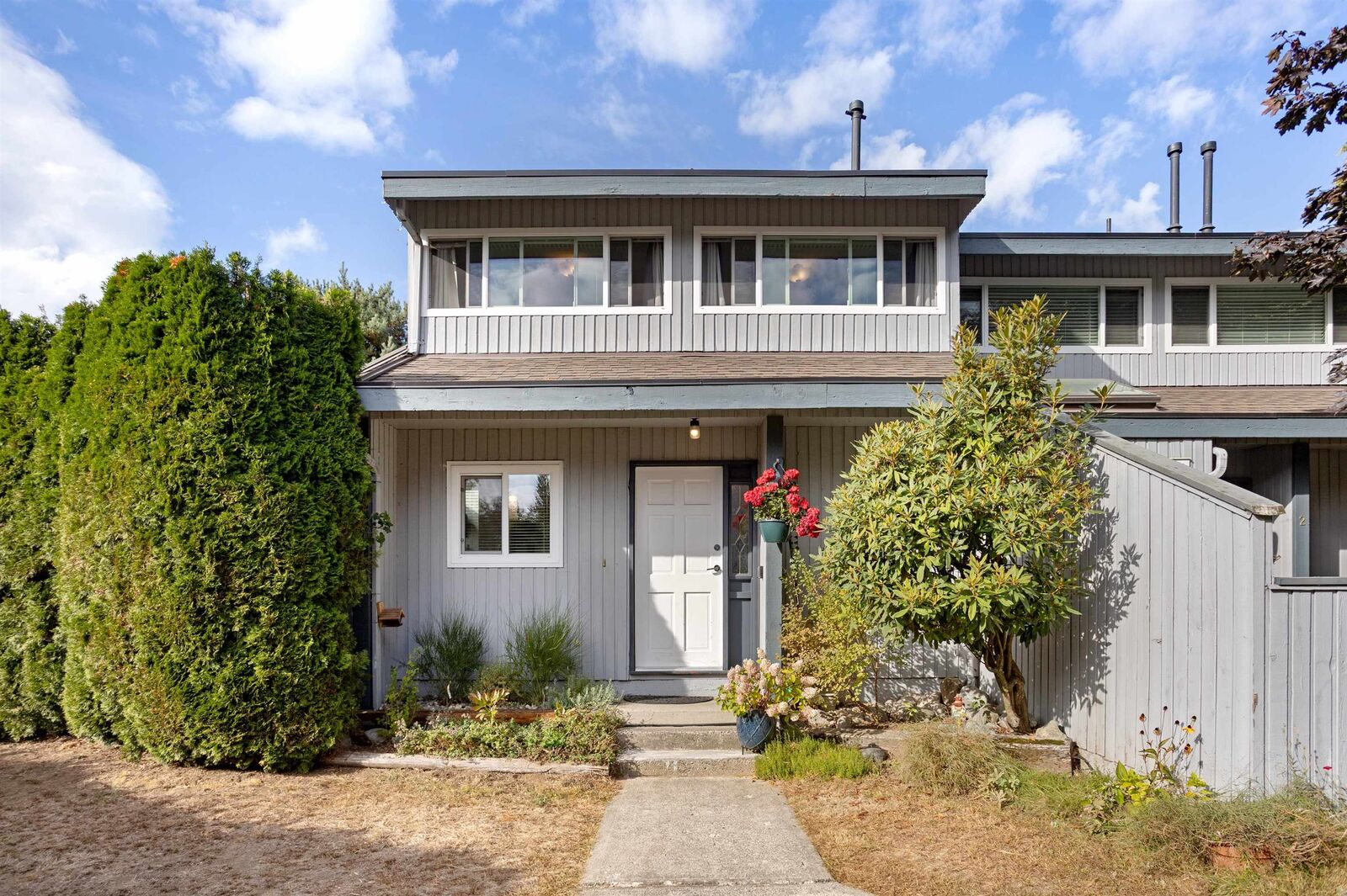 Property Photo:  19022 119B Avenue 1  BC V3Y 1X5 
