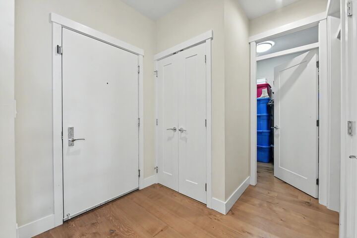 Property Photo:  14855 Thrift Avenue 516  BC V4B 2J6 