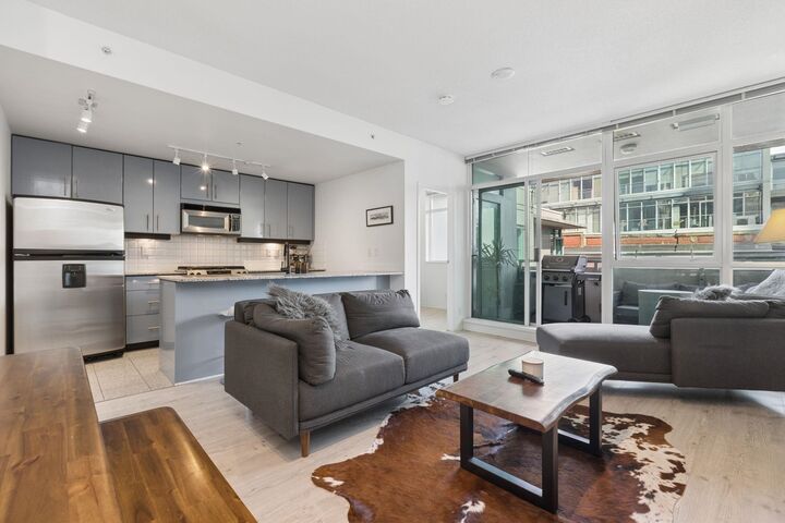 Property Photo:  100 E Esplanade Ph 601  BC V7L 4V1 