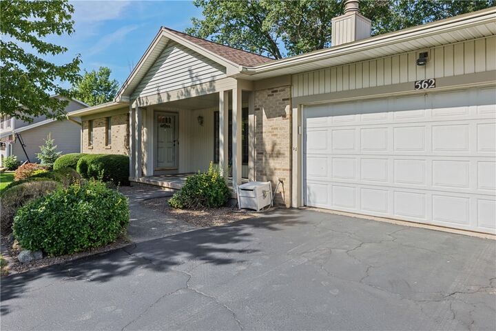 Property Photo:  562 Vintage Lane  NY 14615 