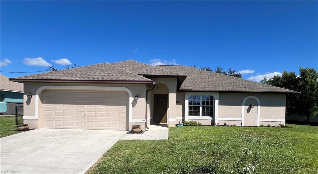 Property Photo:  225 SW 26th Pl  FL 33991 