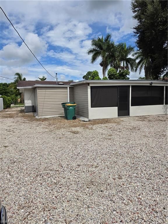 Property Photo: 5230 Warren St FL 34113