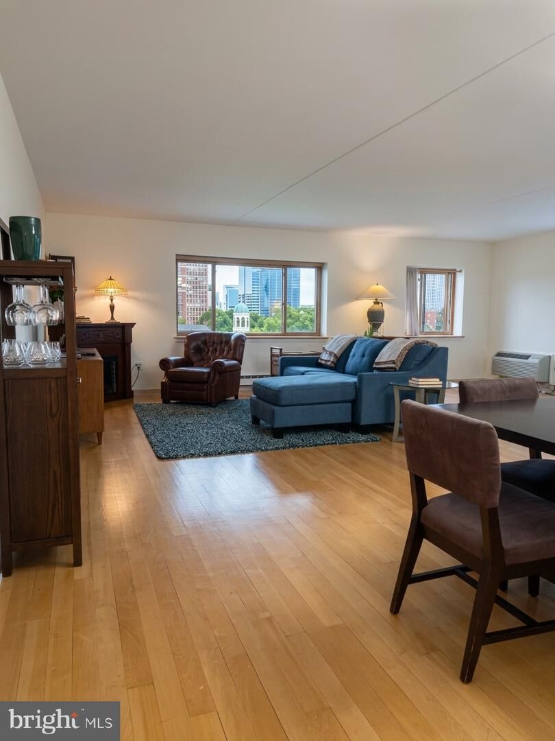 Property Photo:  200 Lombard Street 608  PA 19147 