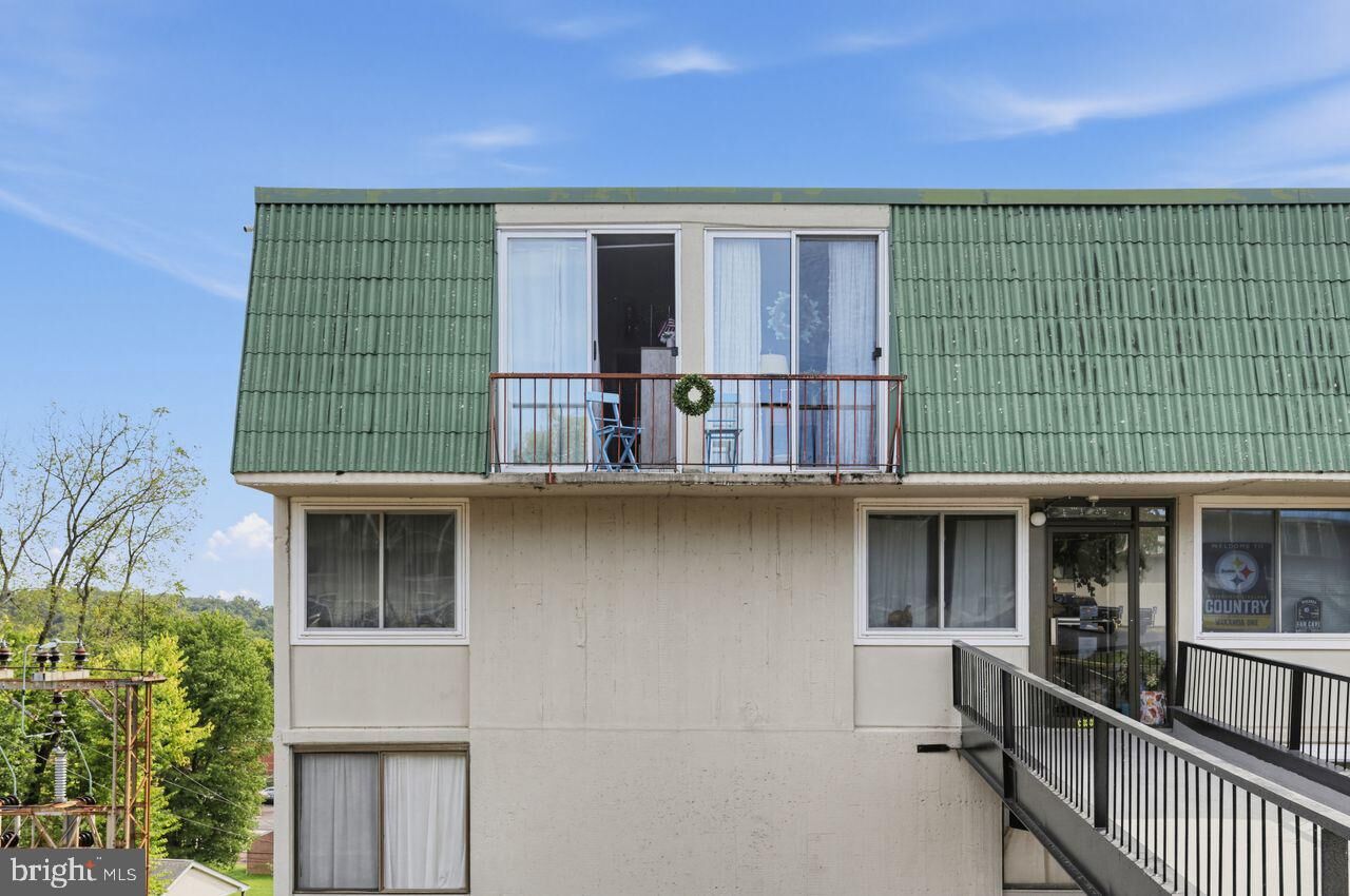 Property Photo: 2534 Forest Lane E-20 PA 19473