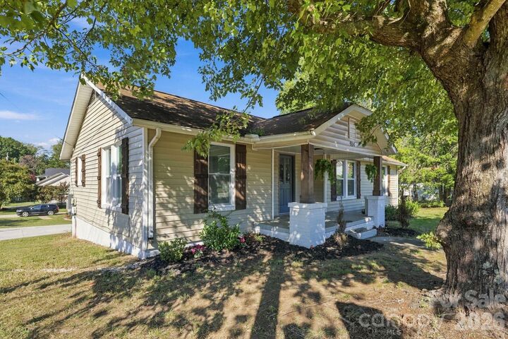 Property Photo:  514 S Chapel Street  NC 28088 