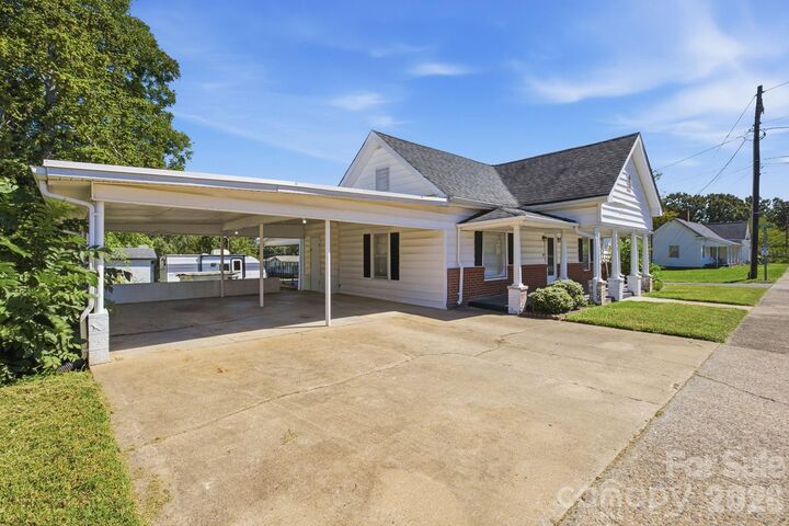 Property Photo: 235 S Main Street NC 28152