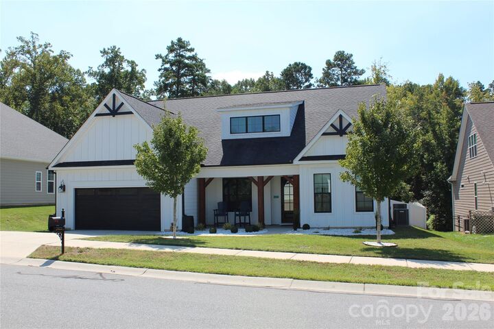 Property Photo: 2423 Baxter Place SE NC 28025