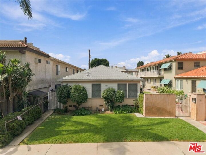 Property Photo:  1725 Armacost Ave  CA 90025 
