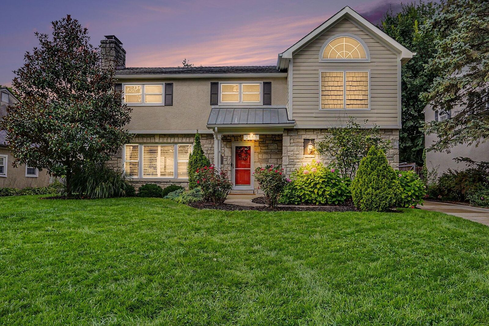 Property Photo:  2553 Chester Road  OH 43221 
