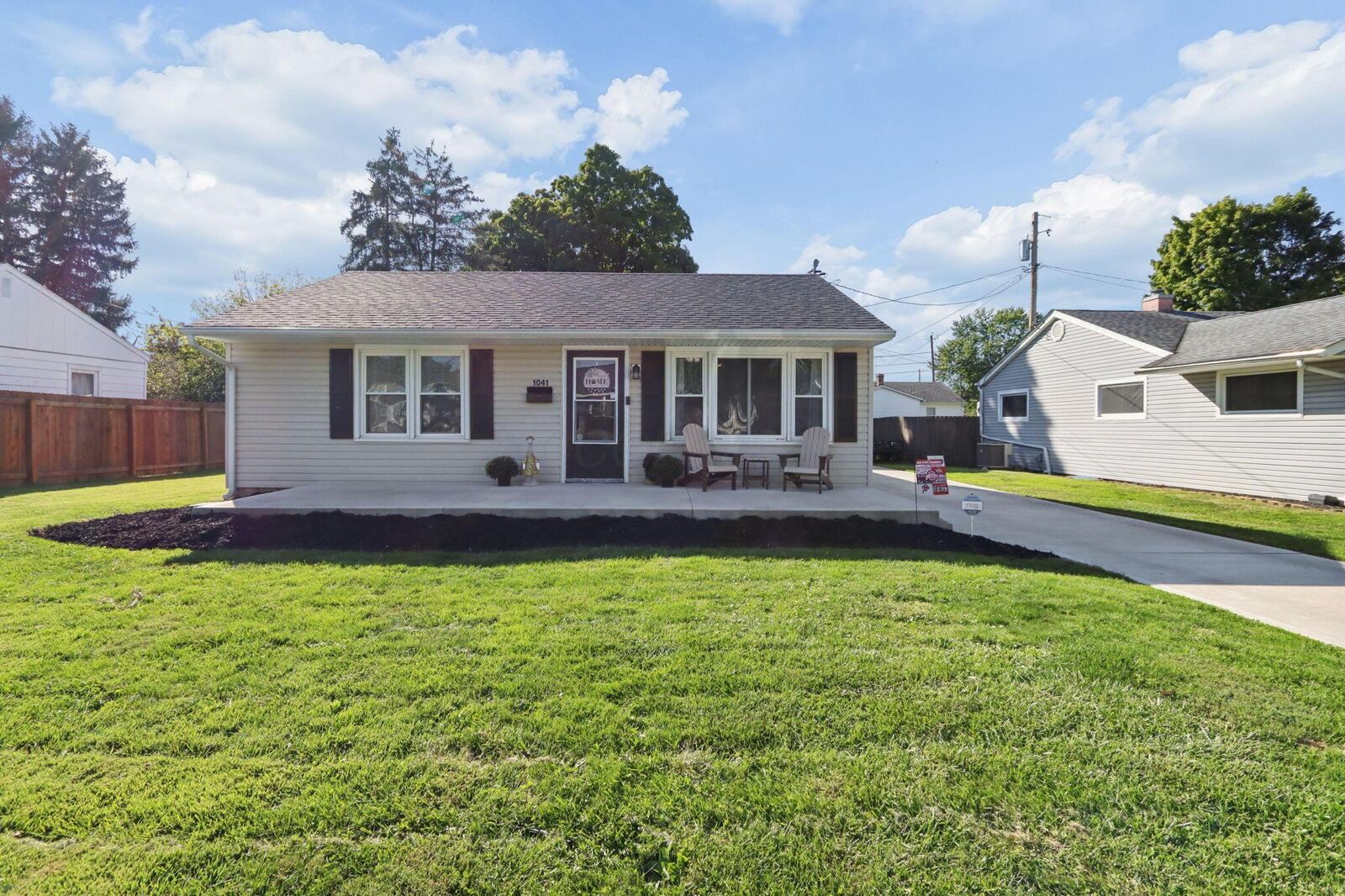 Property Photo:  1041 Sunshine Street  OH 43113 