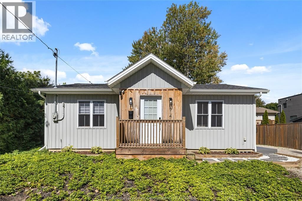 Property Photo:  614 Peter St  ON N9Y 3G8 