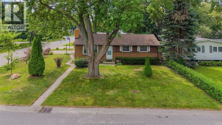 Property Photo:  2979 Orion Crescent  ON N9E 2Z3 