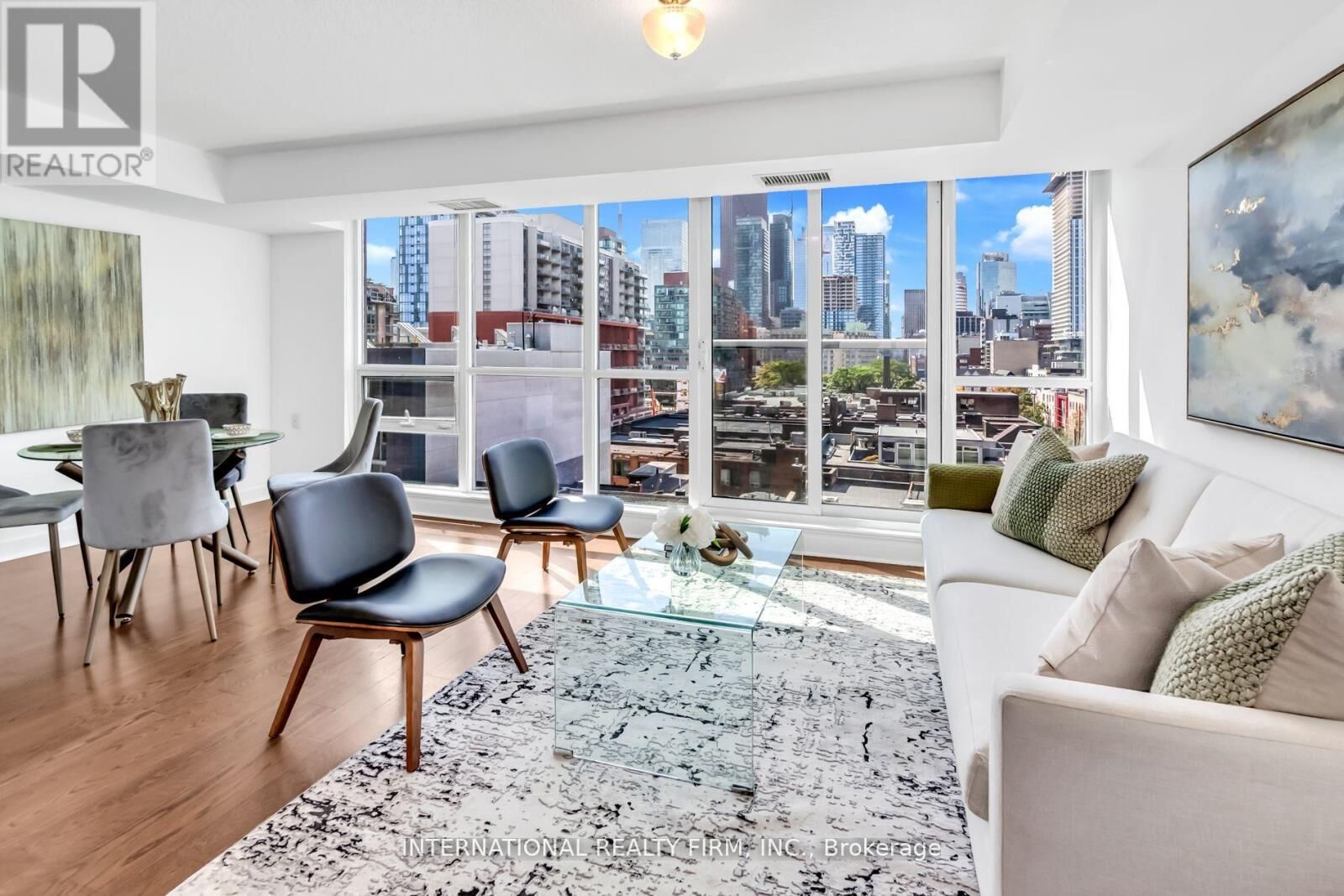 Property Photo: 320 Richmond Street East 809 ON M5A 2R3