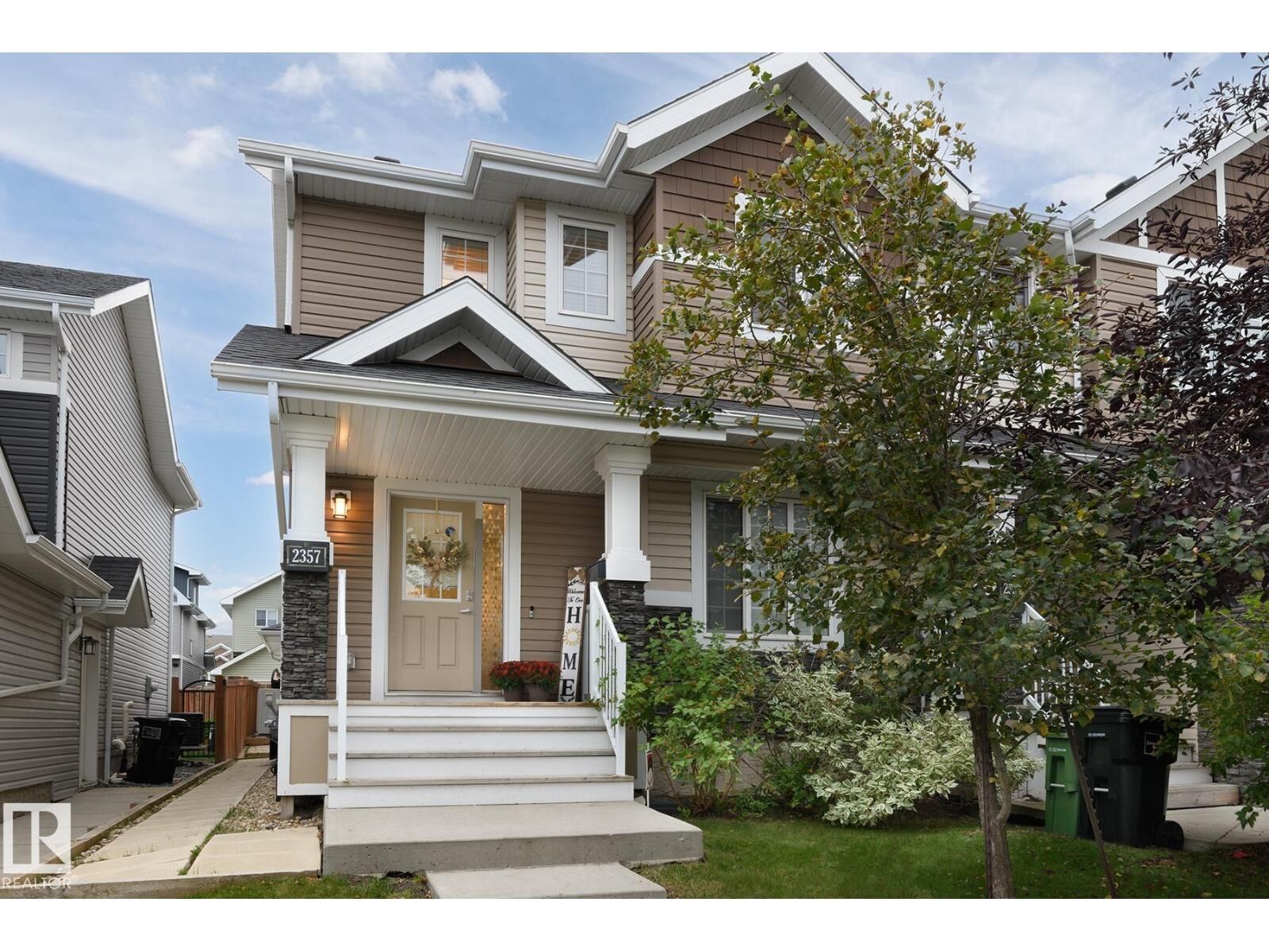 Property Photo:  2357 Glenridding Bv SW  AB T6W 2T2 
