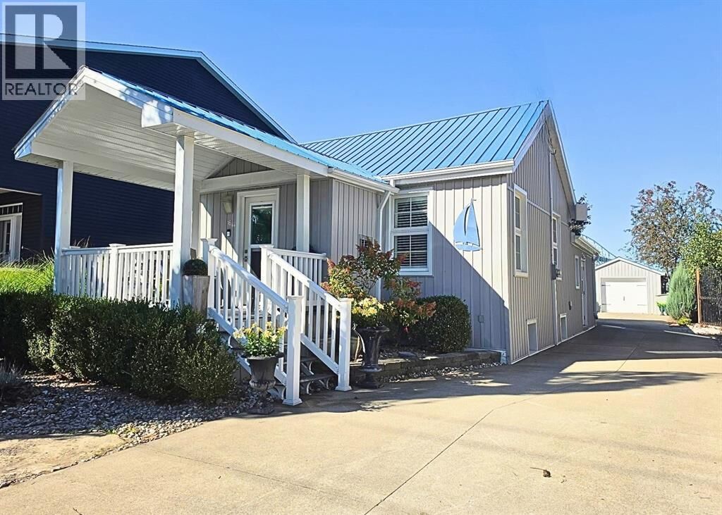 Property Photo:  16 Fort Street  ON N7V 1M2 