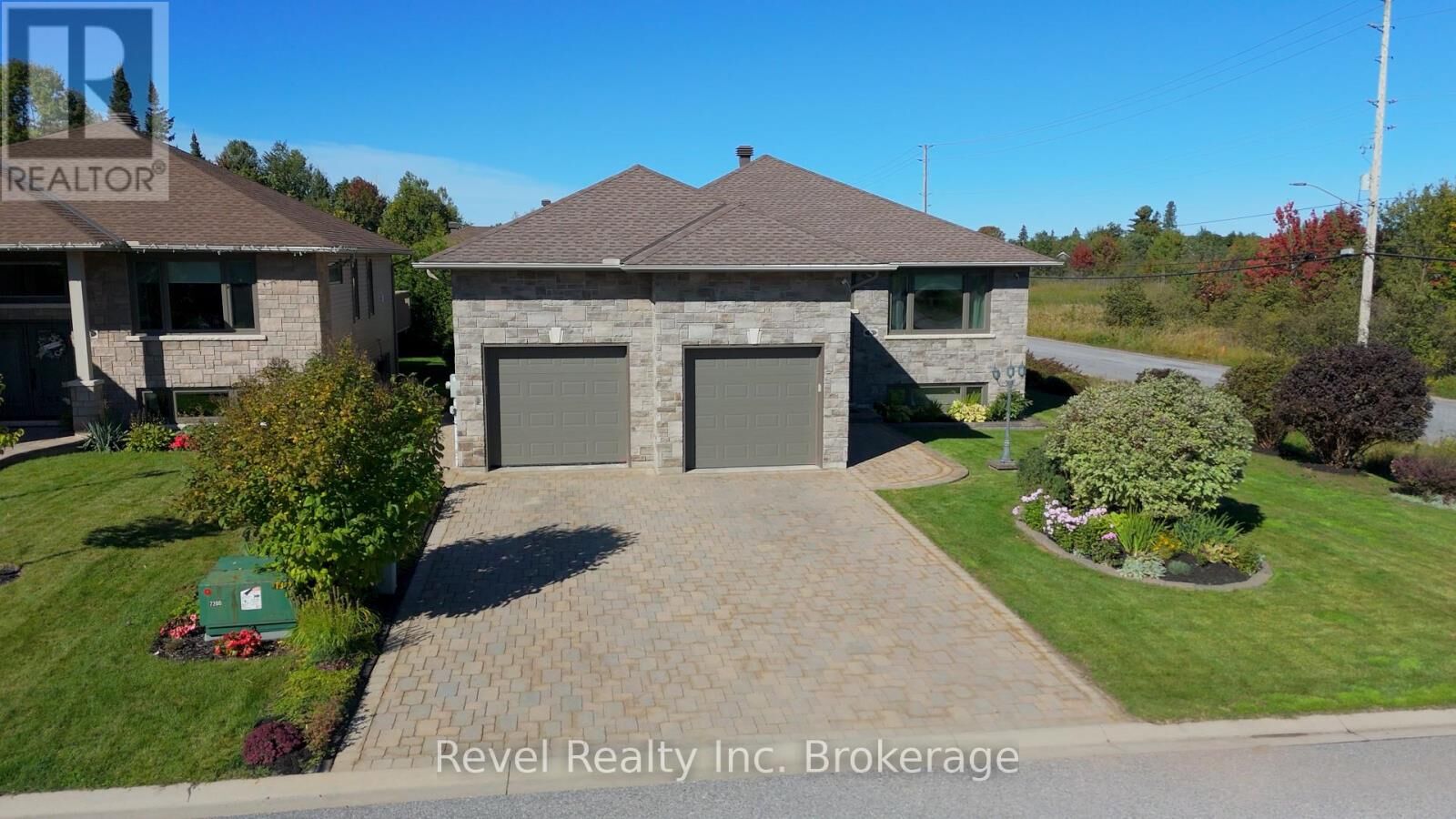 Property Photo:  5 Sugarbush Street  ON P1C 0A4 