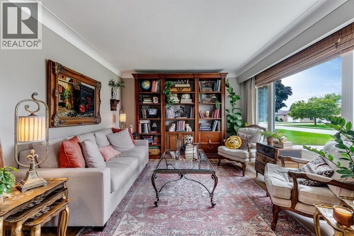 Property Photo:  40 Nicholas Street  ON N8H 3R9 