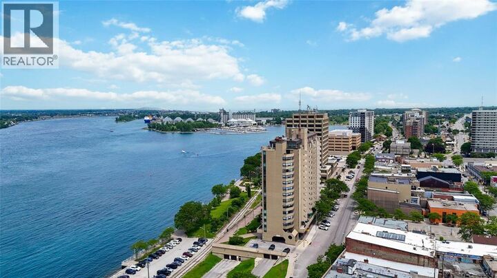 Photo de la propriété: 155 Front Street North 1504 ON N7T 7V5