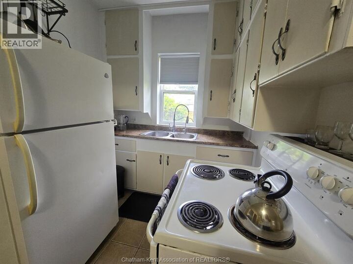 Property Photo:  263 Delaware Avenue  ON N7L 2W7 