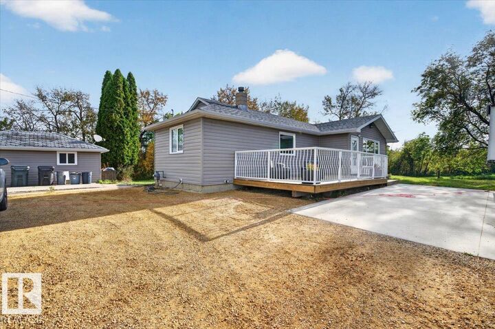 Property Photo: 53203 RR 220 AB T8E 2B5