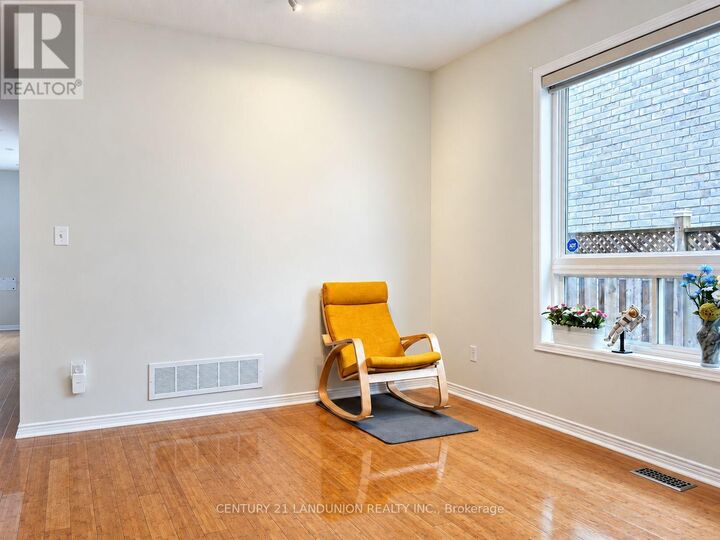 Property Photo: 52 Kentley Street ON L6C 3G2