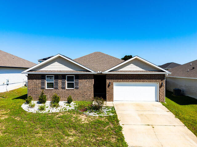 Property Photo: 5560 Guinevere Lane FL 32583