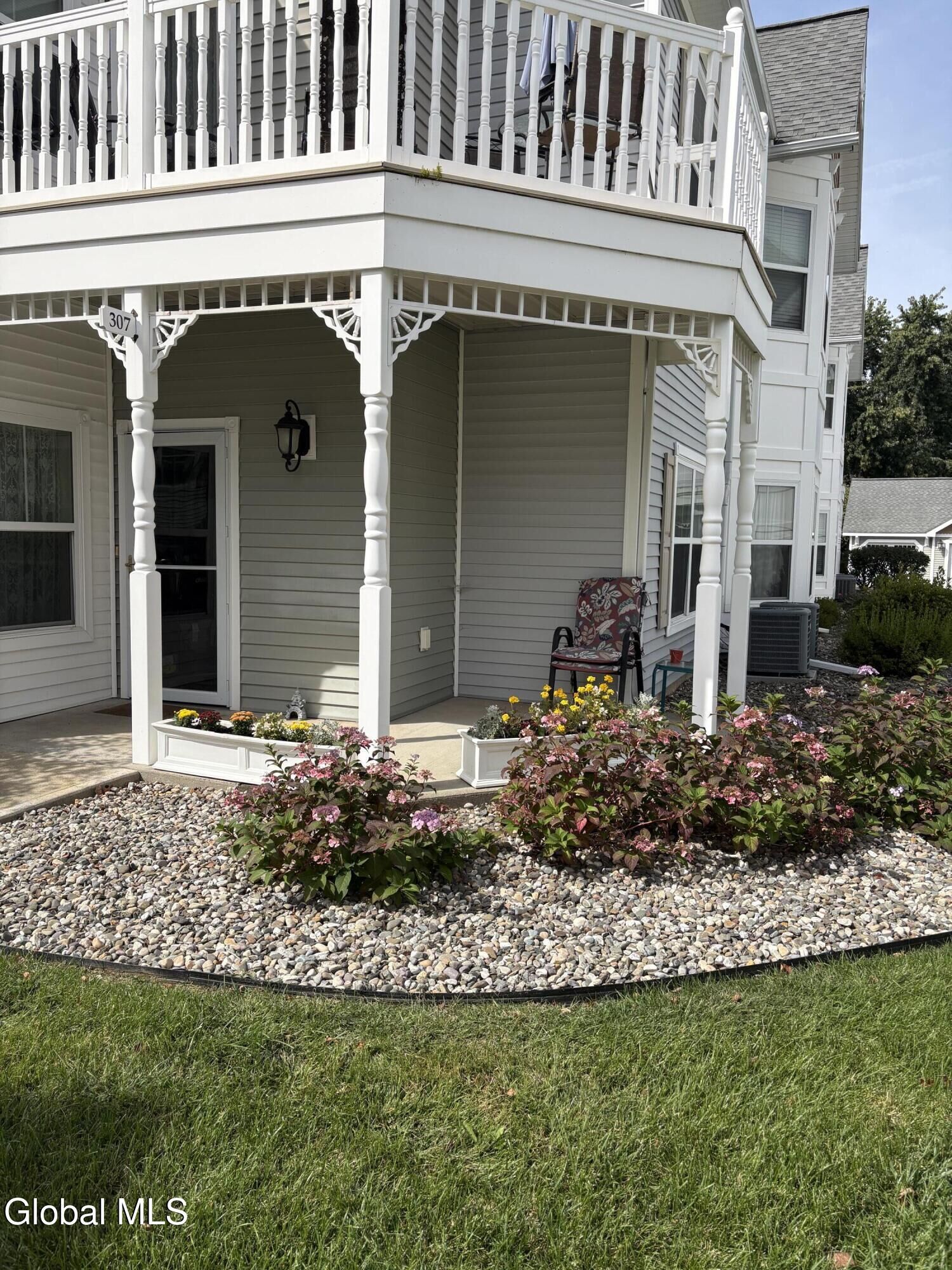 Property Photo: 307 Kelly Circle NY 12009