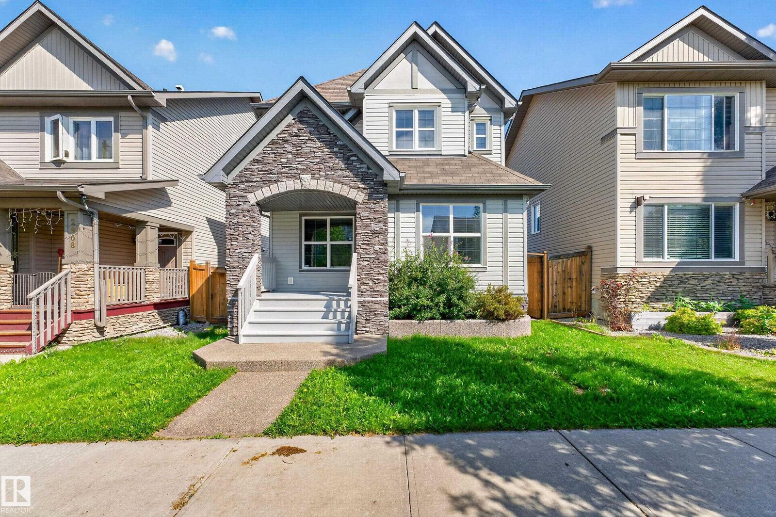 Property Photo:  2904 19 Avenue NW  AB T6T 0N6 