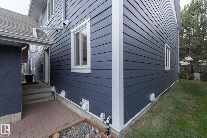 Property Photo:  14803 34 Street NW 7  AB T5Y 2L3 
