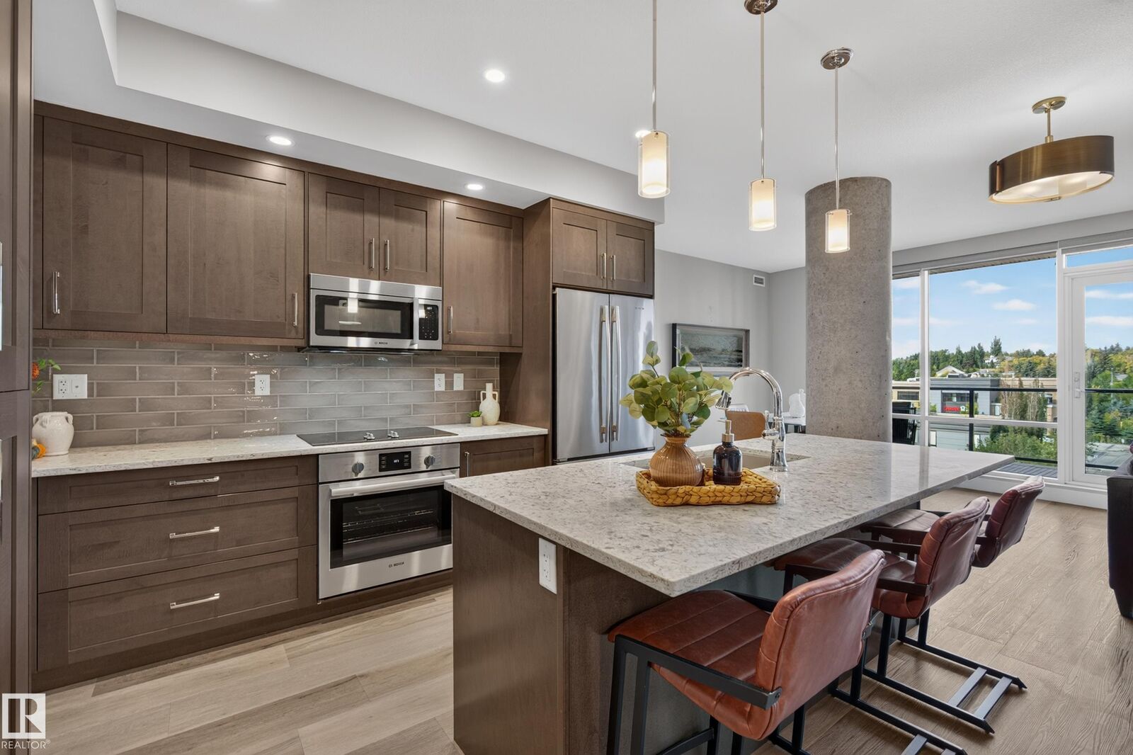 Property Photo:  200 Bellerose Drive 732  AB T8N 7P7 