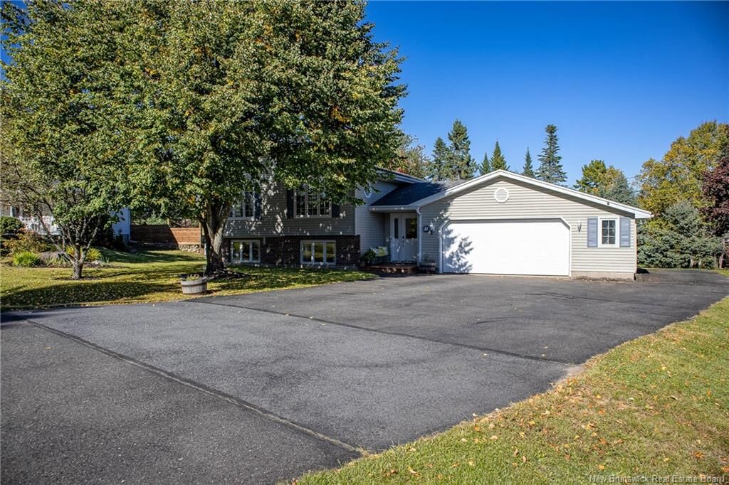 Property Photo:  10 Timberline Crescent  NB E2E 5B4 