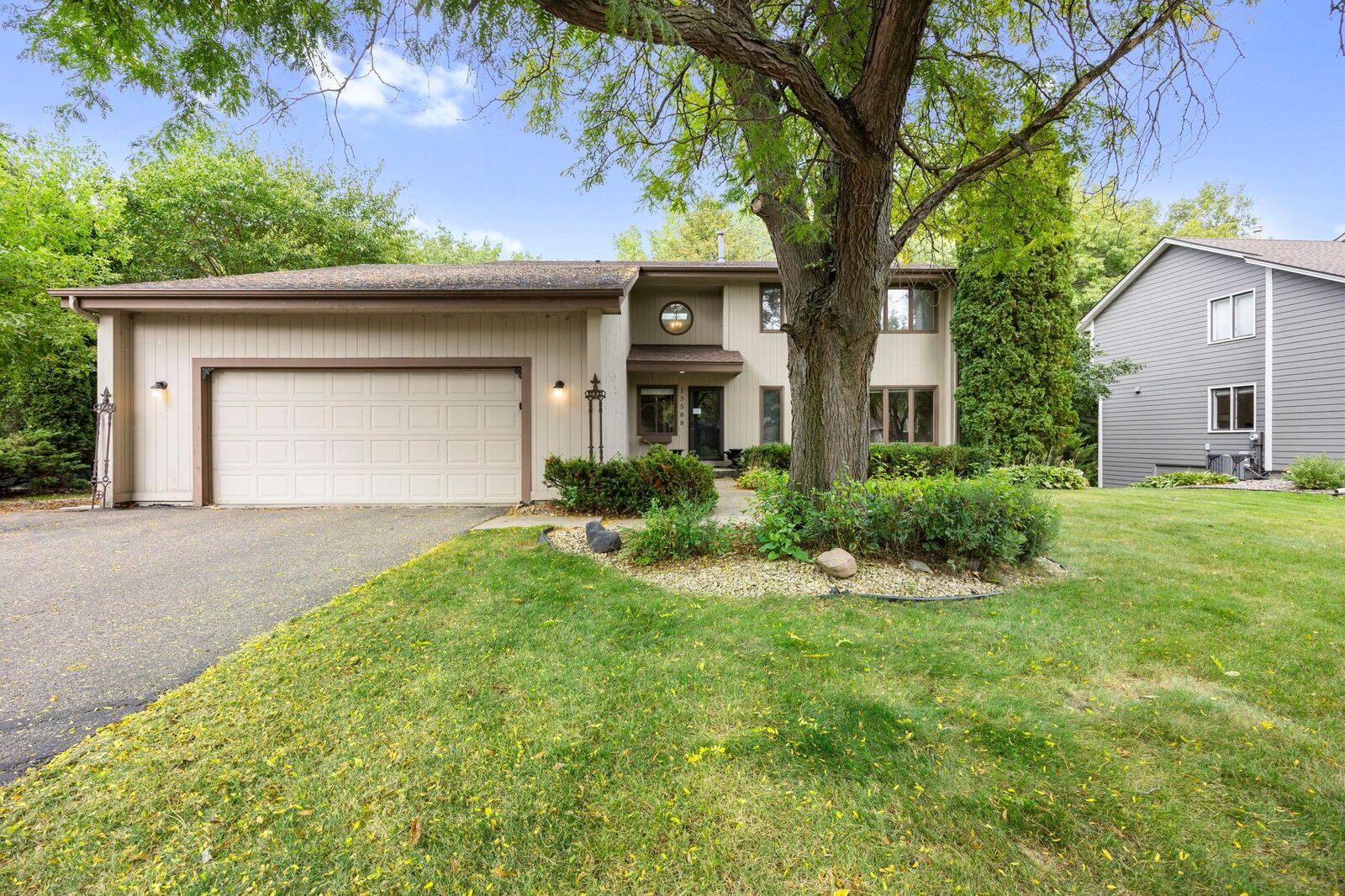 Property Photo:  15588 Canyon Ridge  MN 55347 
