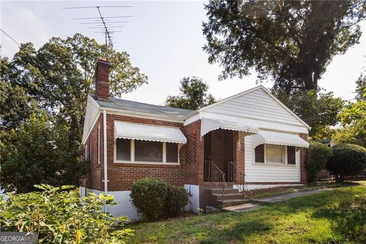 Property Photo: 71 Burbank Drive NW GA 30314